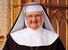 Madre Angélica: Una vida al servicio de Dios y de las almas