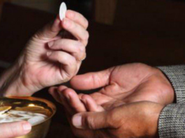 ¿Es válido recibir la Eucaristía en la mano?