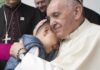 Papa Francisco: El pastor que abrazó a los olvidados