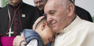 Papa Francisco: El pastor que abrazó a los olvidados