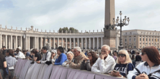 El mundo entero llora la partida del Papa Francisco
