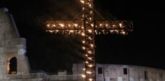 En un mundo frío, Dios no descarta a nadie: mensaje del Papa en el Vía Crucis 2025