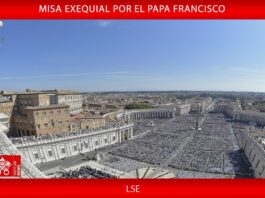 Miles de fieles despiden al Papa Francisco en la Plaza de San Pedro