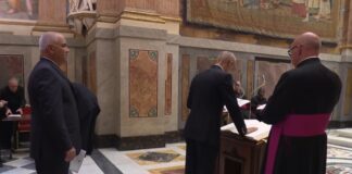 Rumbo al Cónclave: Juramentan los Oficiales que Garantizarán el Secreto de la Elección Papal