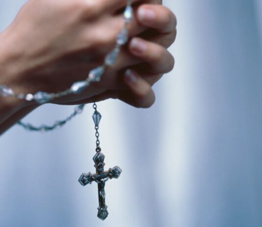 El rosario: una cadena que nos une al cielo