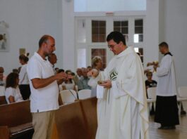 ¿Sacrilegio o gesto de fe? Lo que no sabías de recibir la Comunión sin ser católico