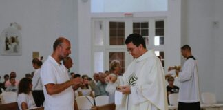 ¿Sacrilegio o gesto de fe? Lo que no sabías de recibir la Comunión sin ser católico