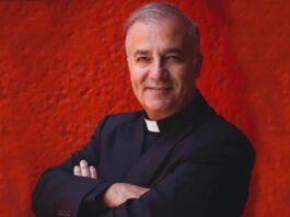 Padre Ángel Espinosa de los Monteros: entre el humor y la verdad sobre la familia