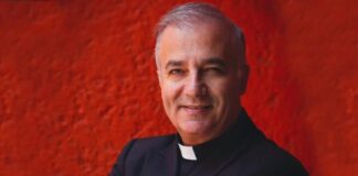 Padre Ángel Espinosa de los Monteros: entre el humor y la verdad sobre la familia