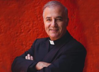 Padre Ángel Espinosa de los Monteros: entre el humor y la verdad sobre la familia