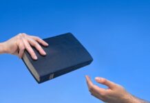 Pastoral bíblica: el primer camino es dar acceso fácil a la Escritura