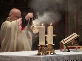 Por qué la liturgia católica es tan rica: origen, sentido y misión