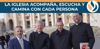 León XIV recibe en audiencia a Courage International, apostolado que acompaña a personas con atracción hacia el mismo sexo Líderes y colaboradores de Courage International, entre ellos el obispo Frank Caggiano y el P. Brian Gannon, fotografiados en la Plaza de San Pedro tras una audiencia en el Vaticano.