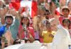 León XIV: un año de pontificado de misión con llamados a la paz y al diálogo El Papa León XIV saluda a miles de fieles reunidos durante una celebración multitudinaria en Roma, en el primer año de su pontificado.