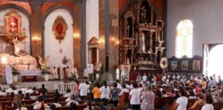 ¿Por qué la Misa ocupa un lugar tan importante en la vida de la Iglesia? Fieles reunidos durante la celebración de la Santa Misa en el interior de un templo católico.